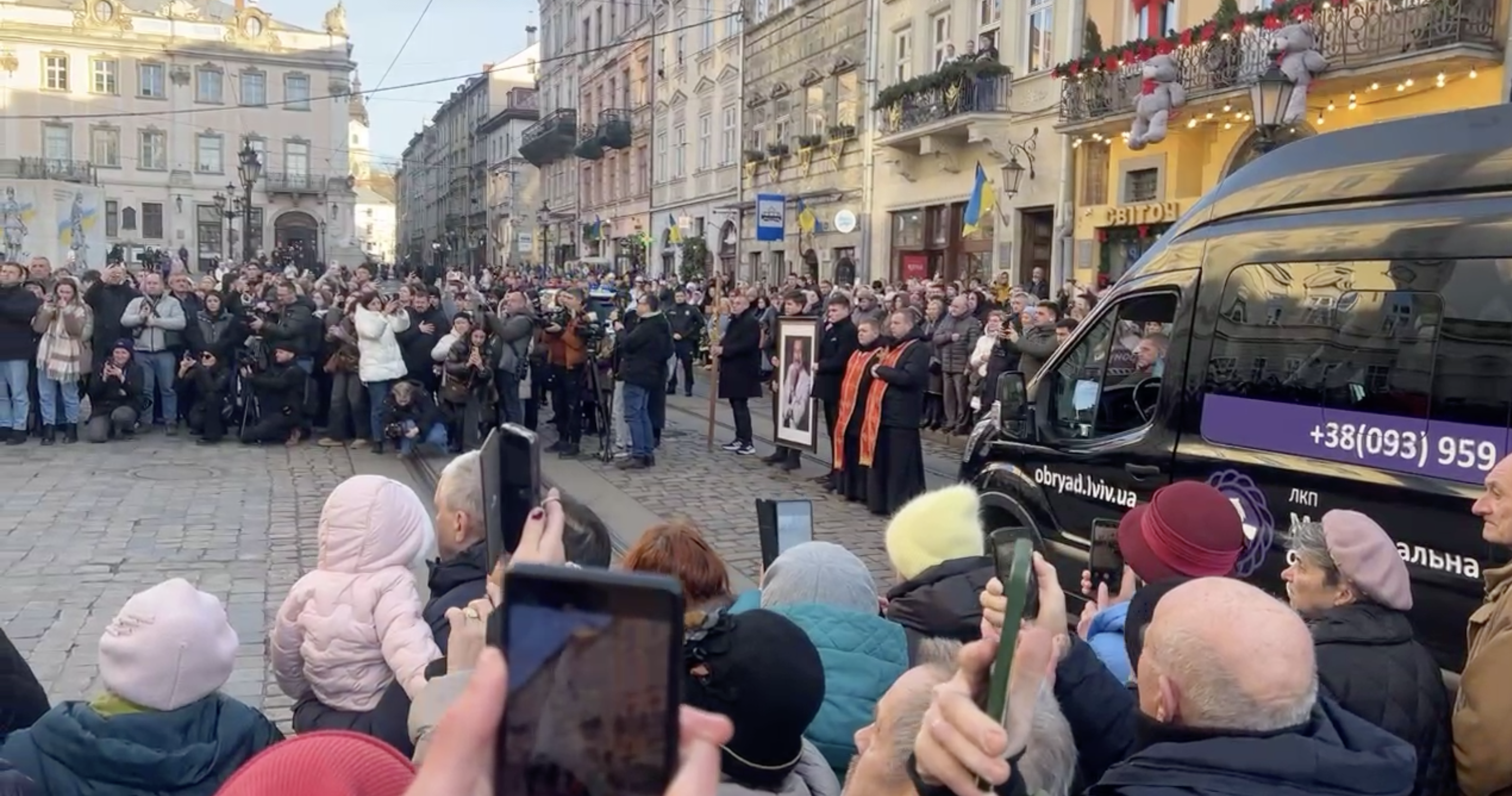 Под аплодисменты и исполнение "Яворини" на трубе: во Львове прощаются со Степаном Гигой